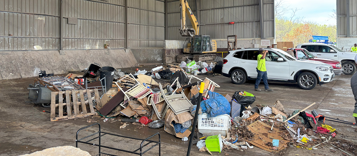 Customers disposing of waste at the transfer station.
